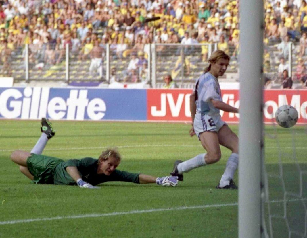 argentina,-papa-absoluto-de-brasil-en-futbol:-el-increible-dato-que-une-a-maradona,-messi-y-echeverri