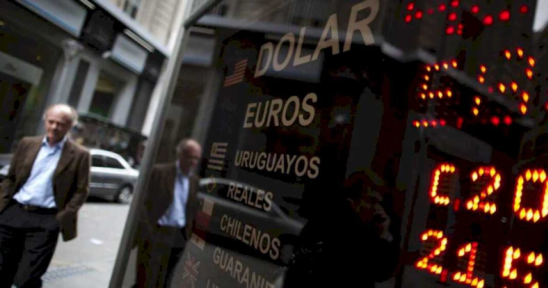 dolar-blue-hoy:-a-cuanto-cotiza-este-martes-02-de-enero