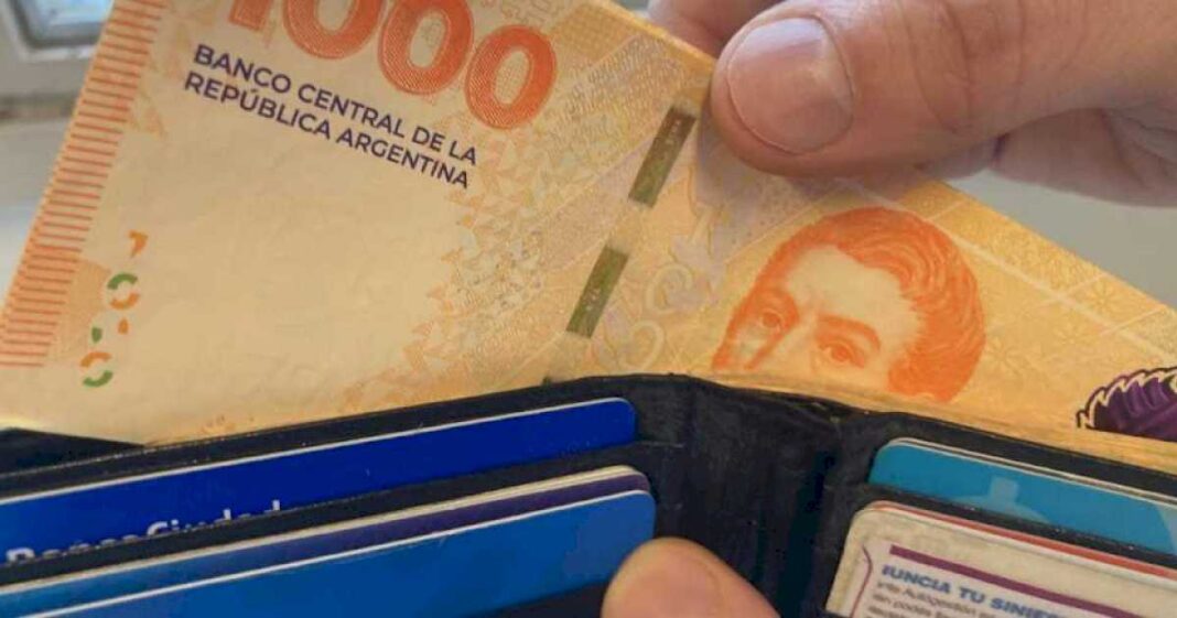 salarios-formales:-por-las-devaluaciones,-desde-agosto-se-acentuo-mes-a-mes-la-caida-de-poder-adquisitivo