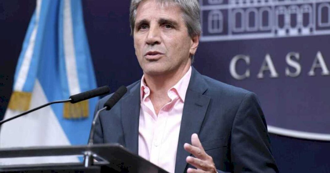 caputo-prepara-un-mayor-ajuste-sobre-el-gasto-y-evalua-un-nuevo-proyecto-fiscal