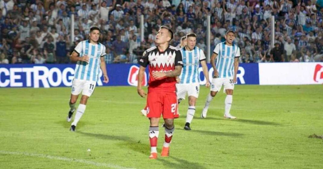 barco-desobedecio-a-demichelis,-erro-dos-penales-para-river-y-lo-mandaron-al-banco:-el-antecedente-a-10-dias-del-superclasico