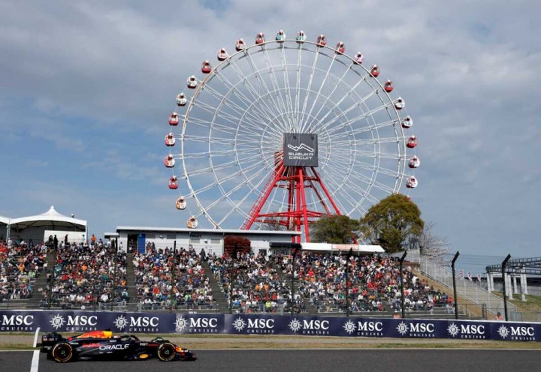 formula-1-en-japon:-max-verstappen-volvio-al-triunfo-y-encabezo-un-nuevo-1-2-de-red-bull