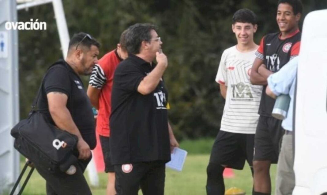 caruso-lombardi-y-una-presentacion-de-pelicula-para-su-vuelta-al-futbol-en-uruguay