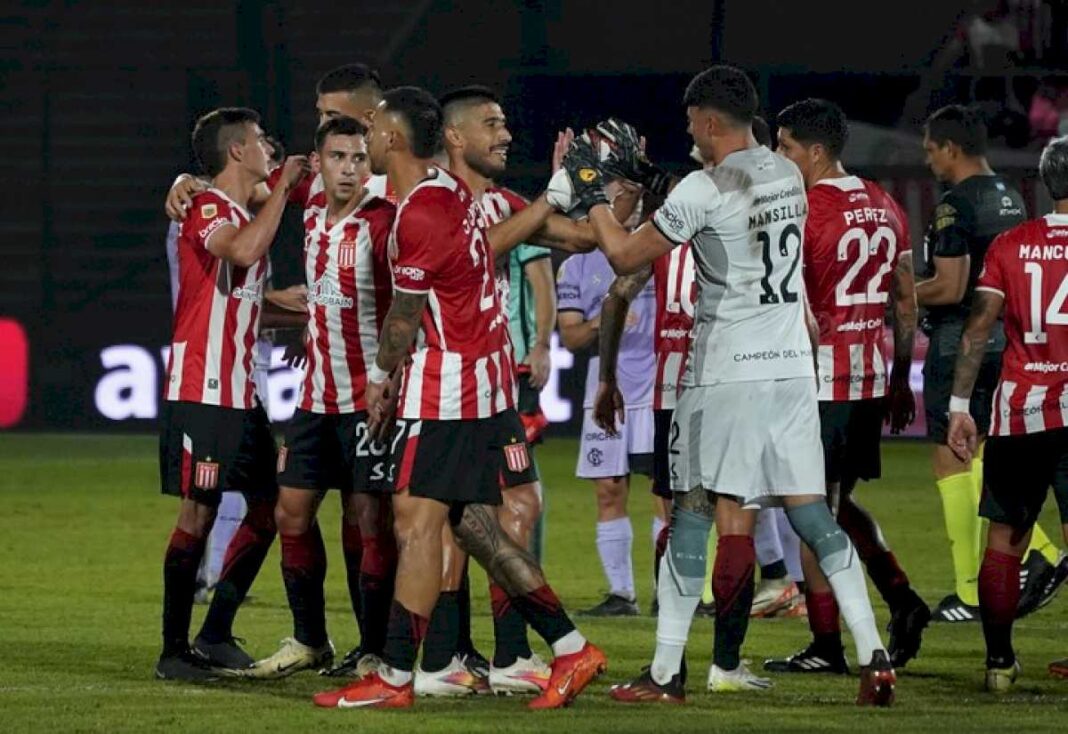 sad-o-no-sad:-estudiantes-y-barracas-jugaron-el-partido-del-poder-con-cruces-picantes-de-tribuna-a-tribuna-y-una-goleada-abrumadora