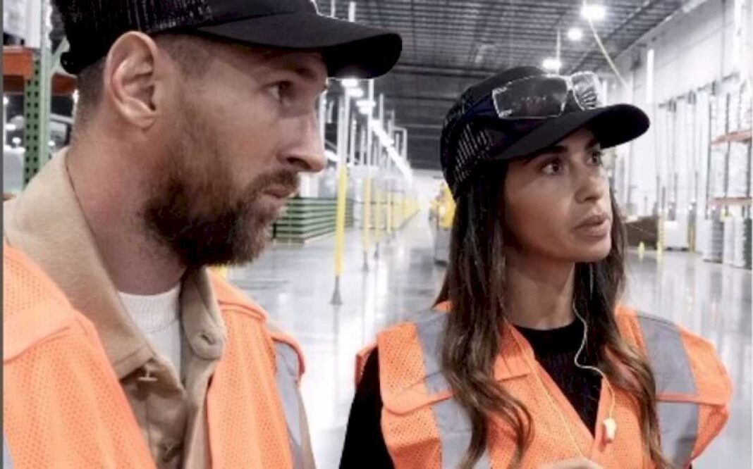 messi-y-antonela-se-vistieron-de-operarios-en-el-dia-del-trabajador-para-anunciar-su-proximo-proyecto-comercial