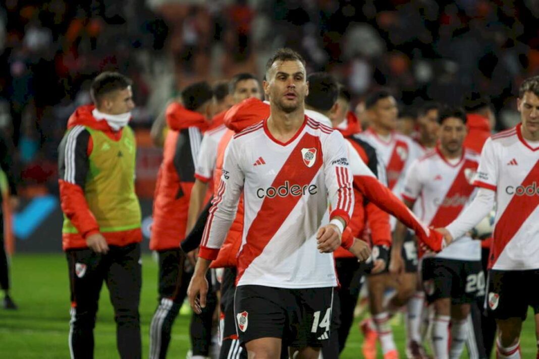 la-metamorfosis-de-river:-de-los-tres-titulos-a-un-equipo-inestable,-que-no-da-garantias-y-naufraga-en-la-incertidumbre