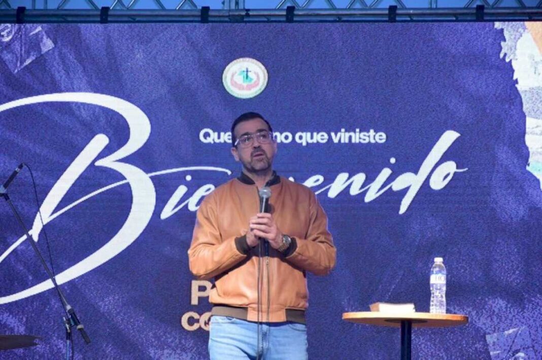 el-pastor-evangelico-que-bendijo-la-copa-america-antes-del-debut-de-argentina-denuncio-hateo-en-las-redes