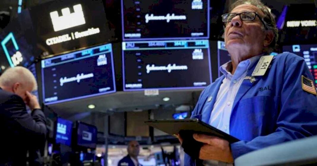 wall-street-cree-que-podria-acelerarse-el-dolar:-critica-la-apreciacion-cambiaria