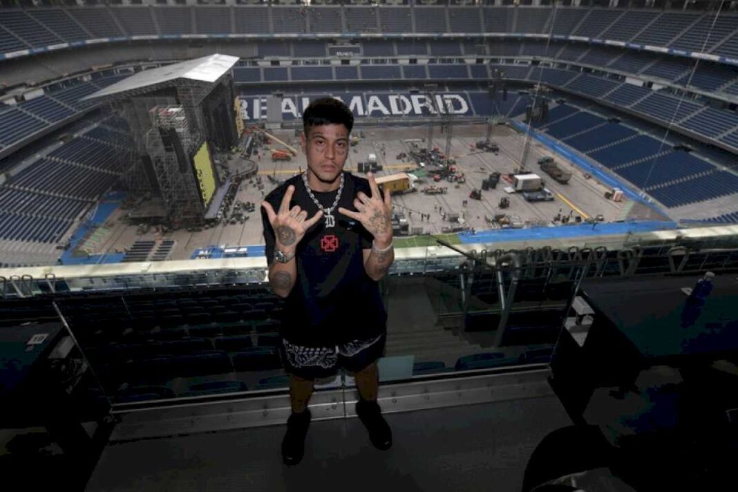 duki-en-madrid:-como-son-los-espectaculares-preparativos-en-el-estadio-bernabeu-para-su-gran-show