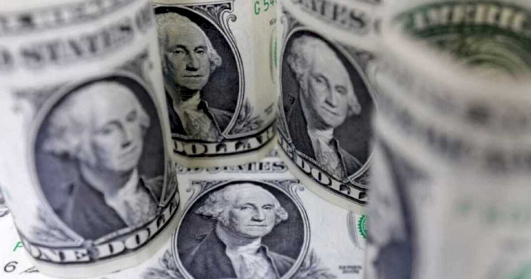 el-dolar-blue-toca-$-1.500:-las-razones-por-las-que-no-encuentra-techo