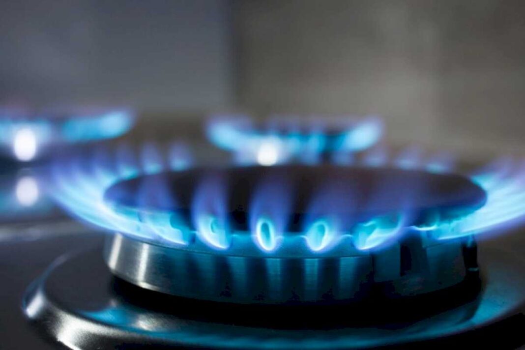 tarifas-de-luz-y-gas:-la-ola-polar-ya-pega-de-lleno-en-las-boletas-de-los-hogares-con-subas-de-hasta-800%