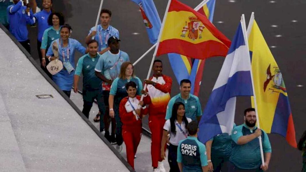 la-ceremonia-de-clausura-de-los-juegos-olimpicos-de-paris,-en-imagenes