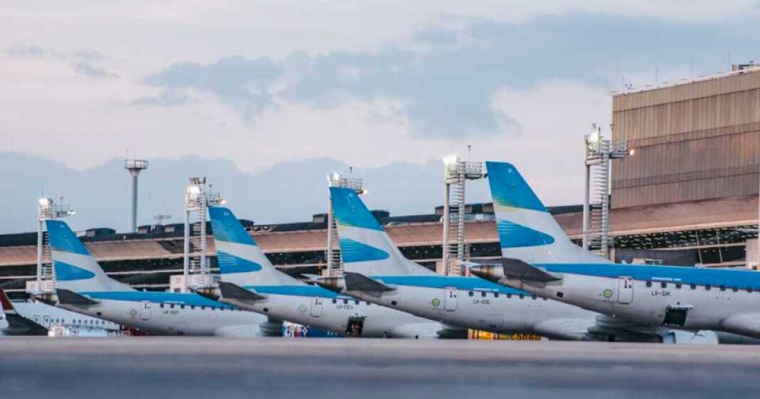 el-pro-presento-un-proyecto-para-privatizar-aerolineas-argentinas,-en-medio-de-la-tension-con-los-gremios-aeronauticos