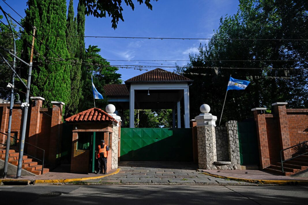 Fachada de la Quinta Presidencial de Olivos, lugar de la reunión.
