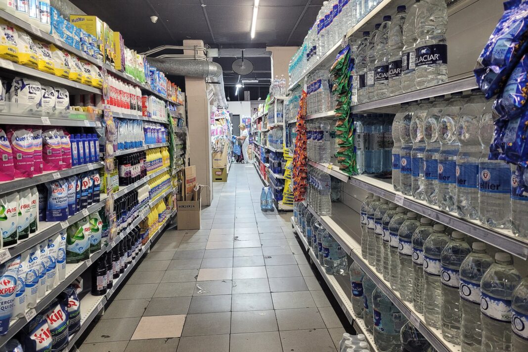 Gráfico de caída del consumo en Argentina durante 27 meses