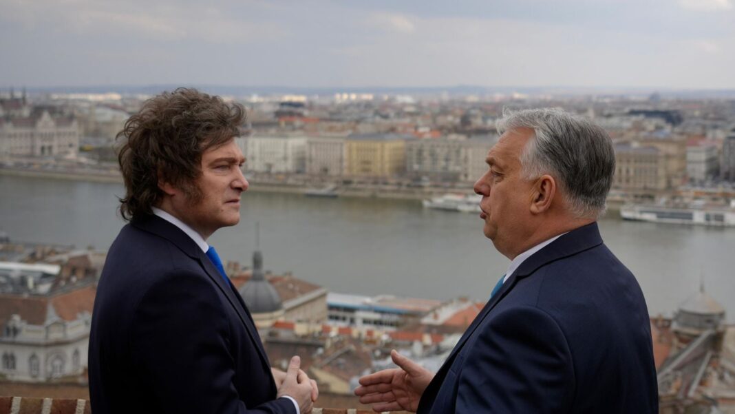 Javier Milei y Viktor Orban durante un encuentro en Budapest, Hungría.
