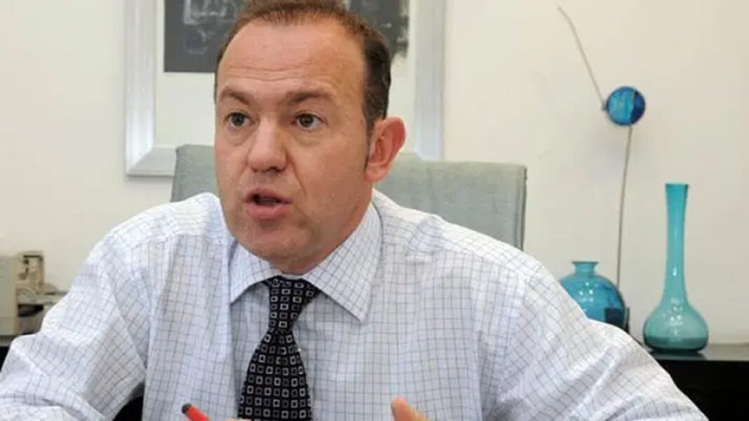 Fiscal Pedro Simón, abogado de Santiago del Estero, en su despacho.