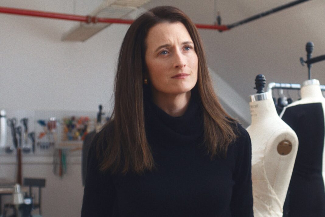 Grace Gummer, actriz, posando para una fotografía.