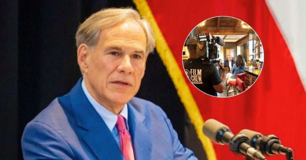 Greg Abbott, gobernador del estado de Texas, durante un discurso oficial.