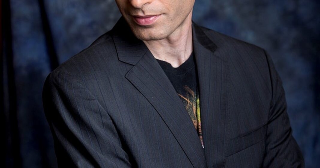 Yuval Noah Harari hablando en una cumbre tecnológica en Londres