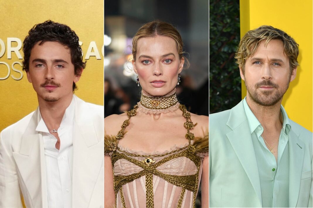 Fila de butacas vacías en un cine iluminado por la pantalla, simbolizando la expectativa por nuevas estrellas.