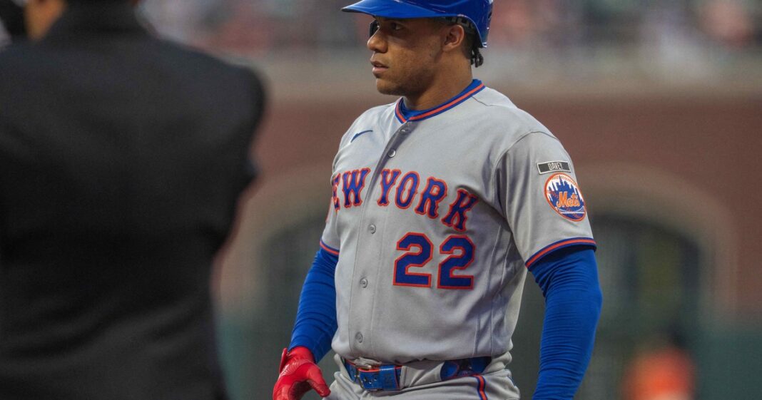 Juan Soto, jardinero de los Mets de Nueva York, en el campo de béisbol.