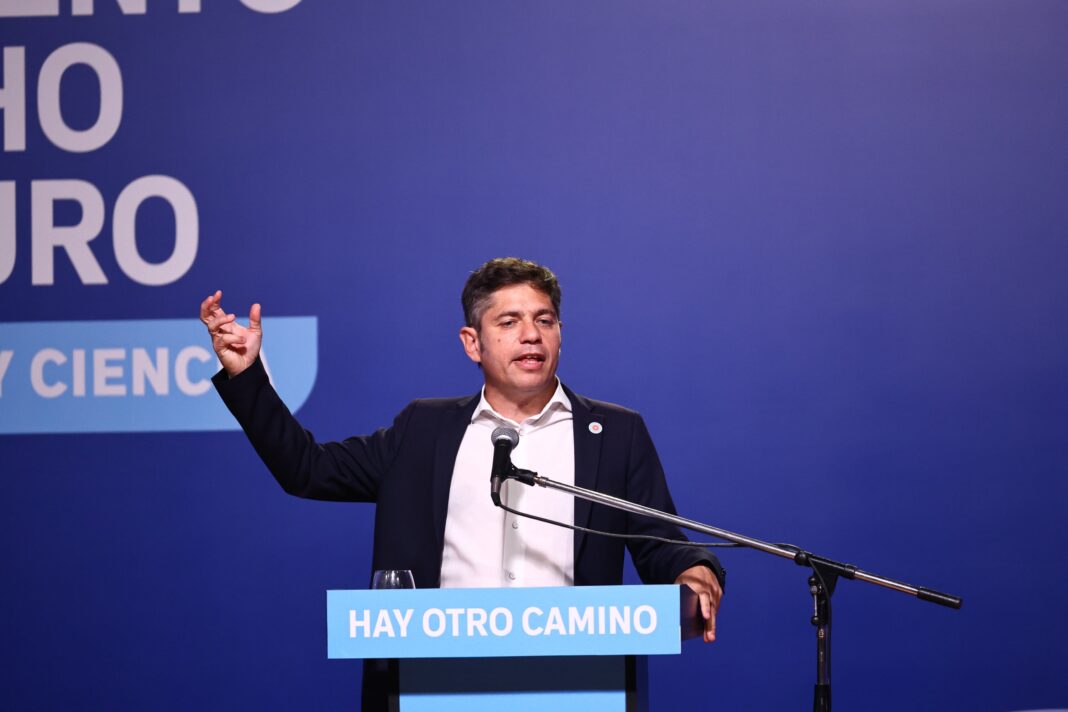 Axel Kicillof durante el lanzamiento del Movimiento Derecho al Futuro en Avellaneda