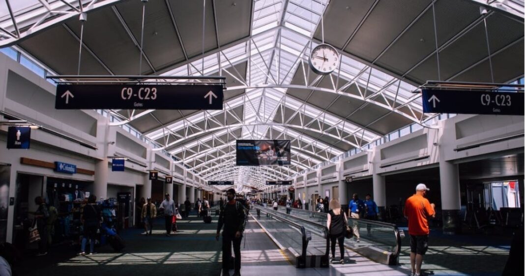 Gráfico con montos salariales de diferentes categorías laborales del sector turismo en Argentina.