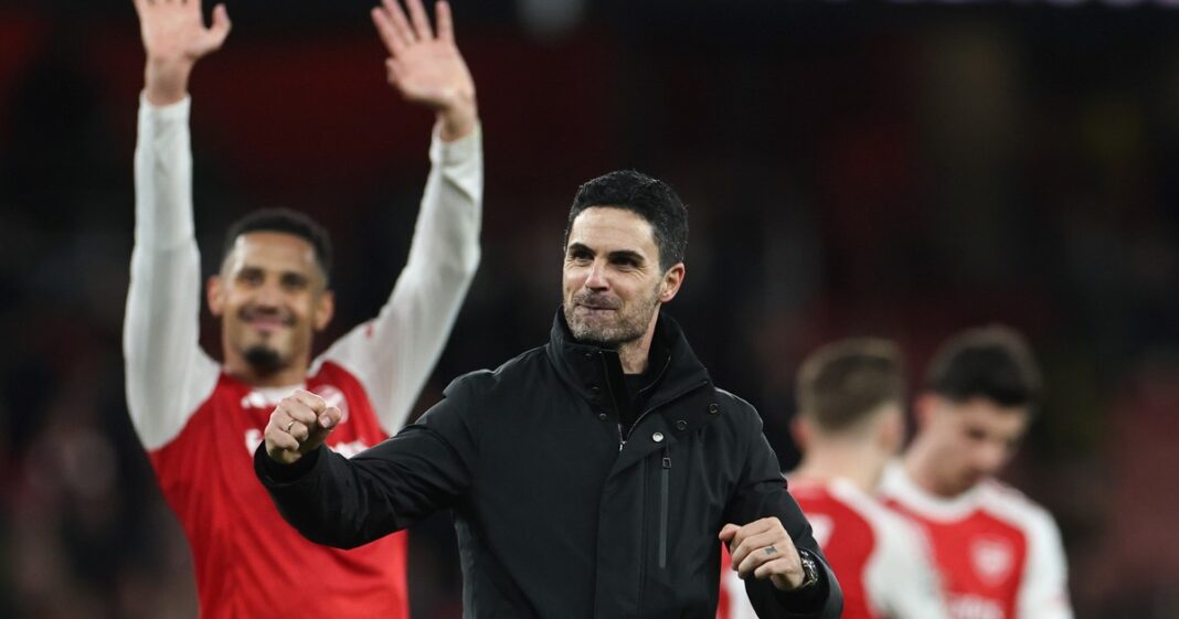 Los escudos del Sporting CP de Portugal y el Arsenal de Inglaterra, enfrentados en la Champions League.