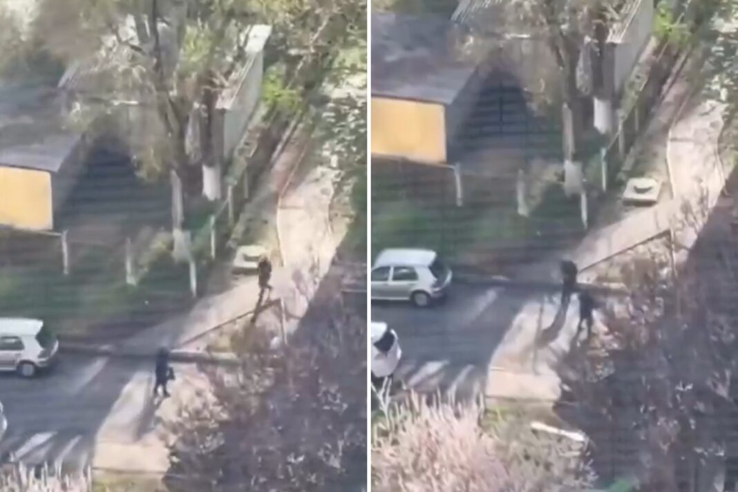 Zona acordonada por la policía en una calle de Kiev tras el tiroteo.