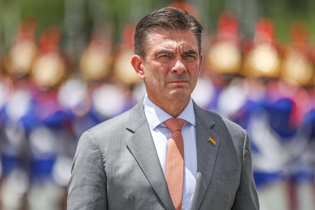 Ministro de Exteriores de Bolivia Fernando Aramayo en conferencia de prensa