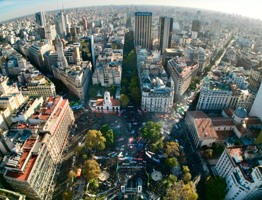 Manifestación en apoyo a las universidades públicas frente a la Corte Suprema