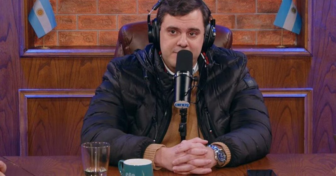 Daniel Parisini, conocido como el Gordo Dan, durante una transmisión en streaming