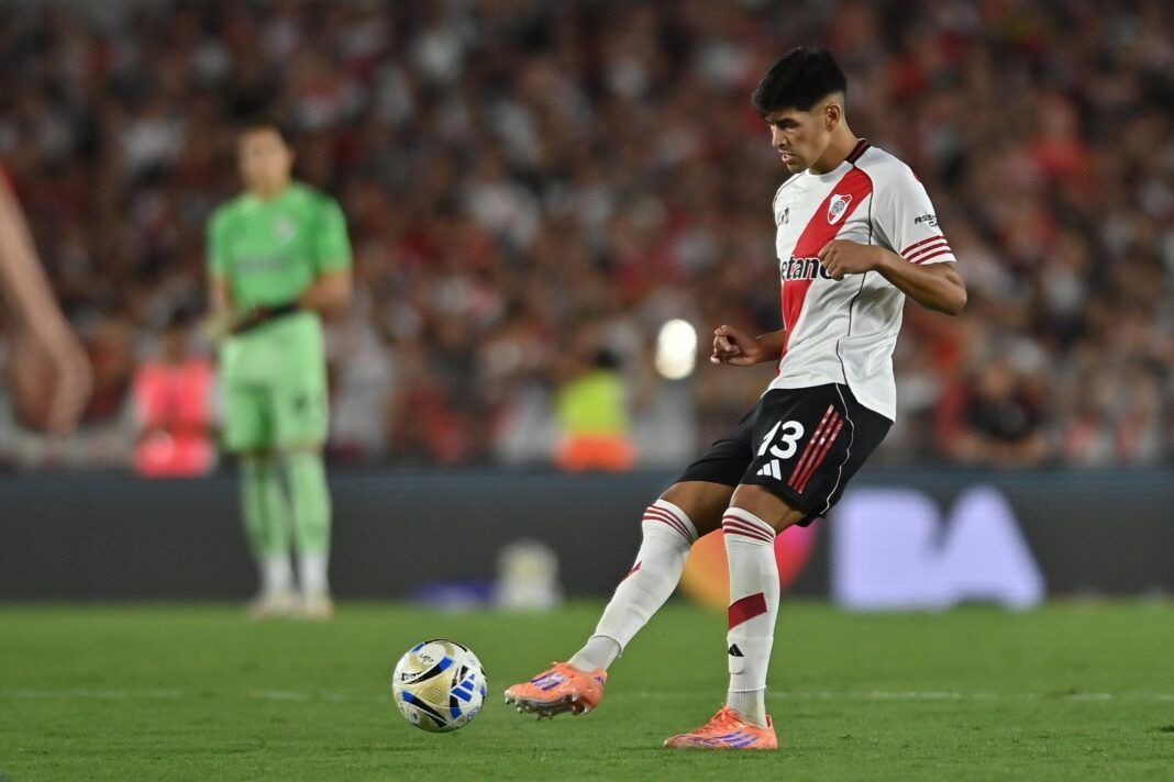 Lautaro Rivero, defensor de River Plate, durante la final del Torneo Apertura contra Belgrano
