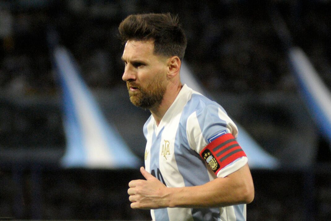 Lionel Messi con la camiseta de la selección argentina durante una entrevista