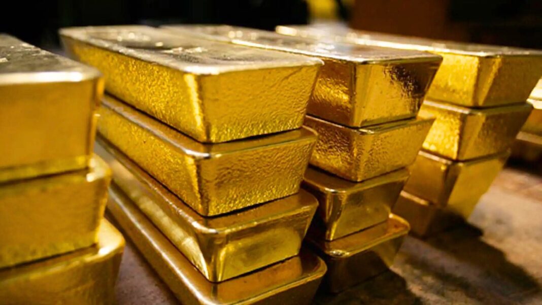 Lingotes de oro y mapa de Perú al fondo, representando la propuesta del Banco de Oro del Perú