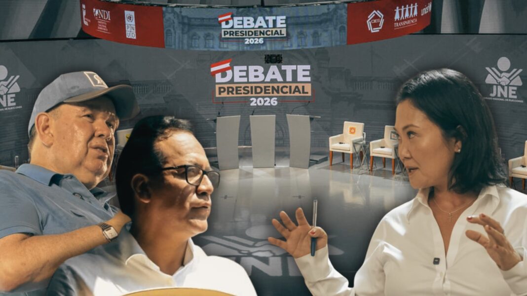 Keiko Fujimori y Roberto Sánchez en carteles de campaña electoral peruana