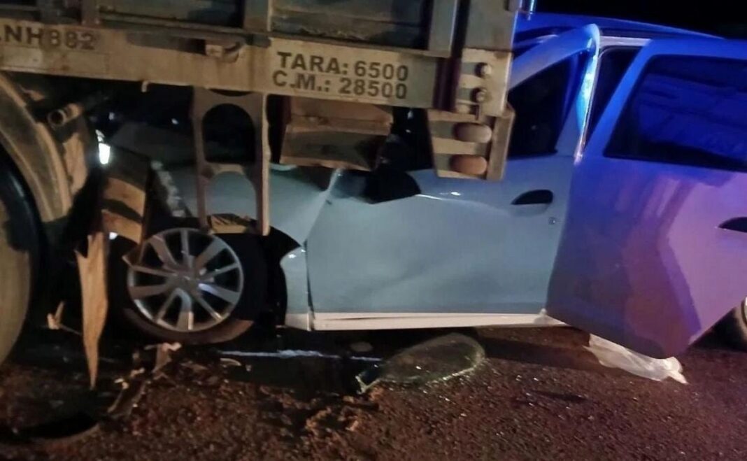 Siniestro vial en ruta provincial 98 con vehículo policial incrustado en acoplado