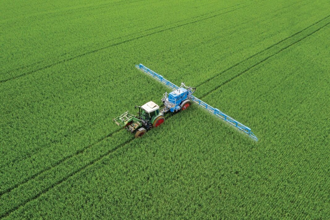 Imagen ilustrativa de un campo fumigado en Pergamino