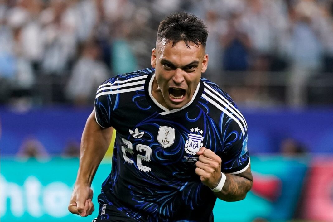 Jugadores de la selección argentina celebrando un gol en el partido contra Jordania por el Mundial 2026