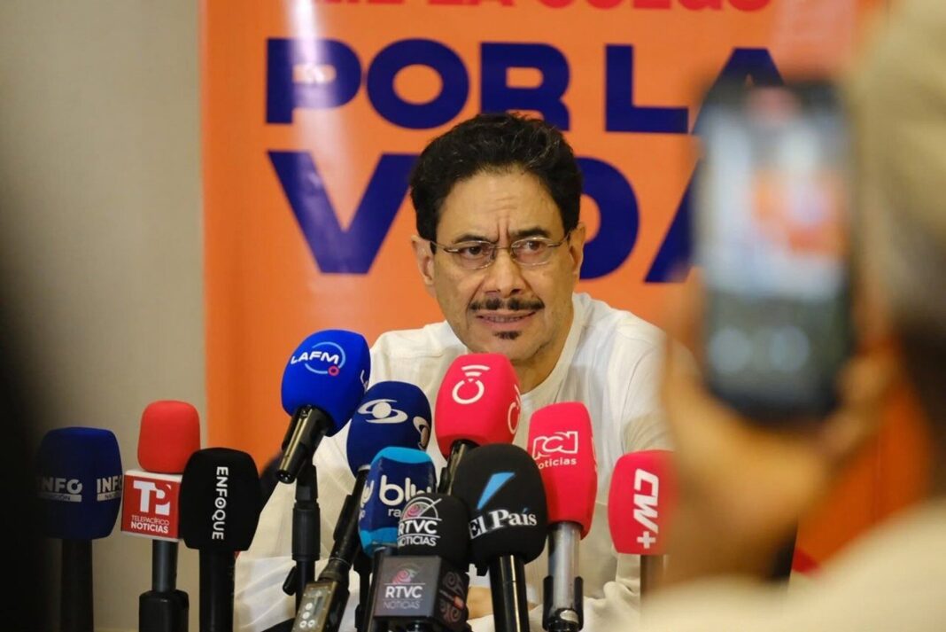 Candidatos votando en segunda vuelta presidencial Colombia