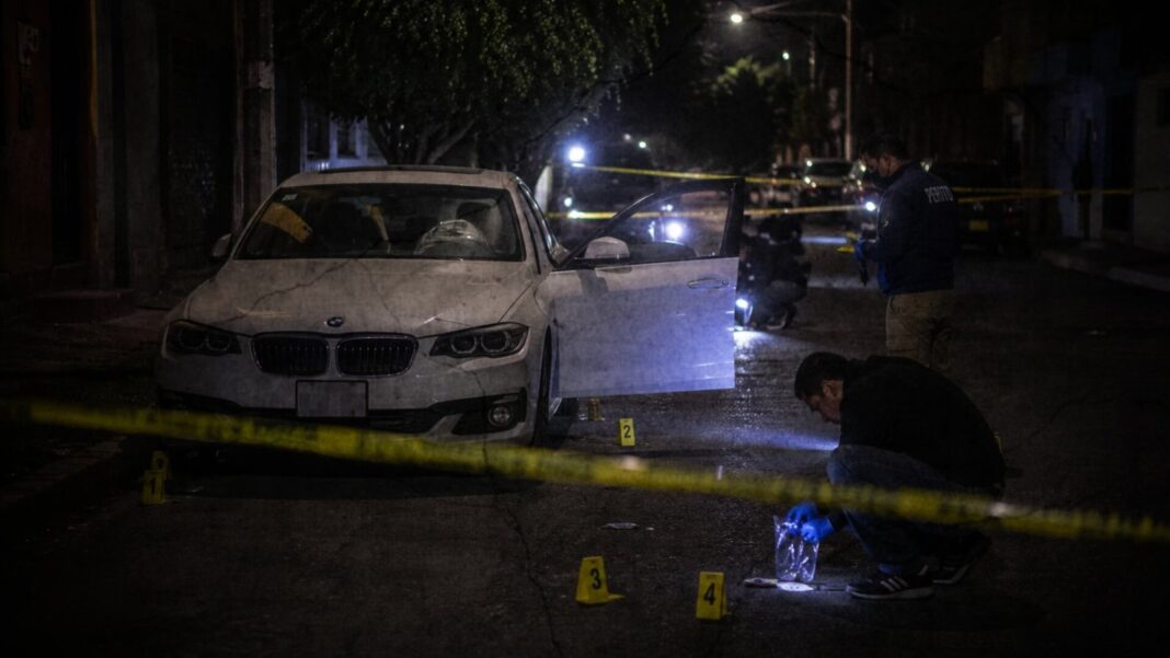 Automóvil BMW en calle de Puebla tras ataque armado