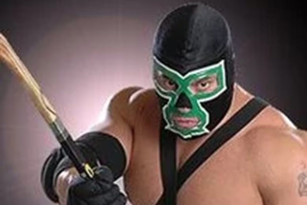 Gorutta Jones en el ring de 100% Lucha