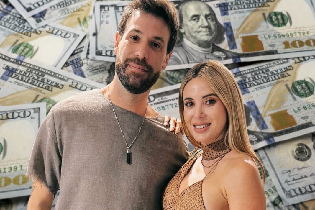 Jésica Cirio en la casa que compartía con Martín Insaurralde mostrando fajos de dólares