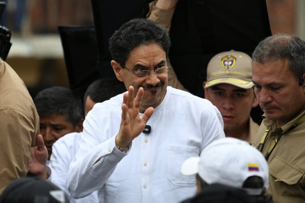 Iván Cepeda firma pacto por el agua en Bucaramanga