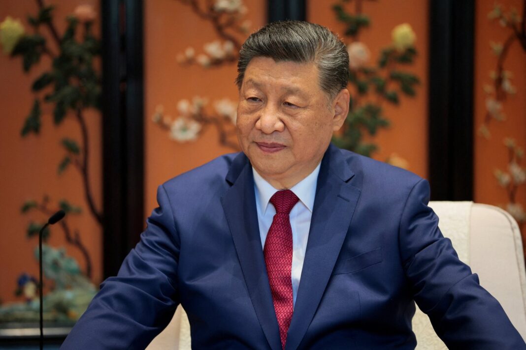 Bandera de China y bandera del G7