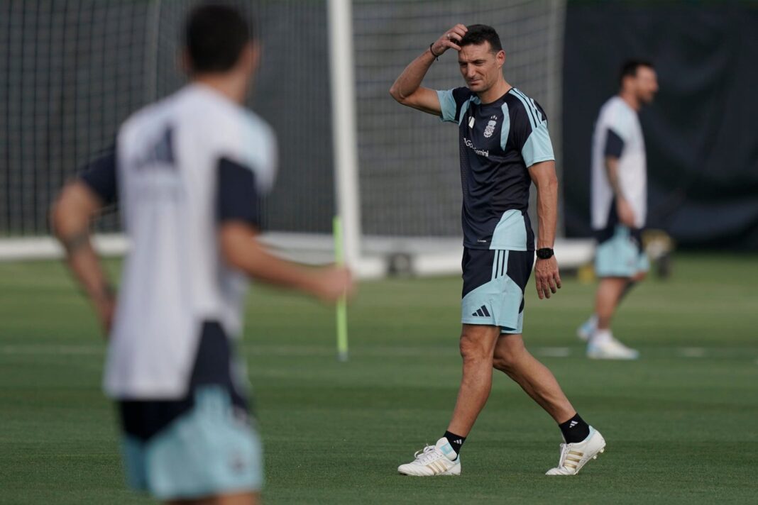 Lionel Scaloni durante un entrenamiento de la selección argentina