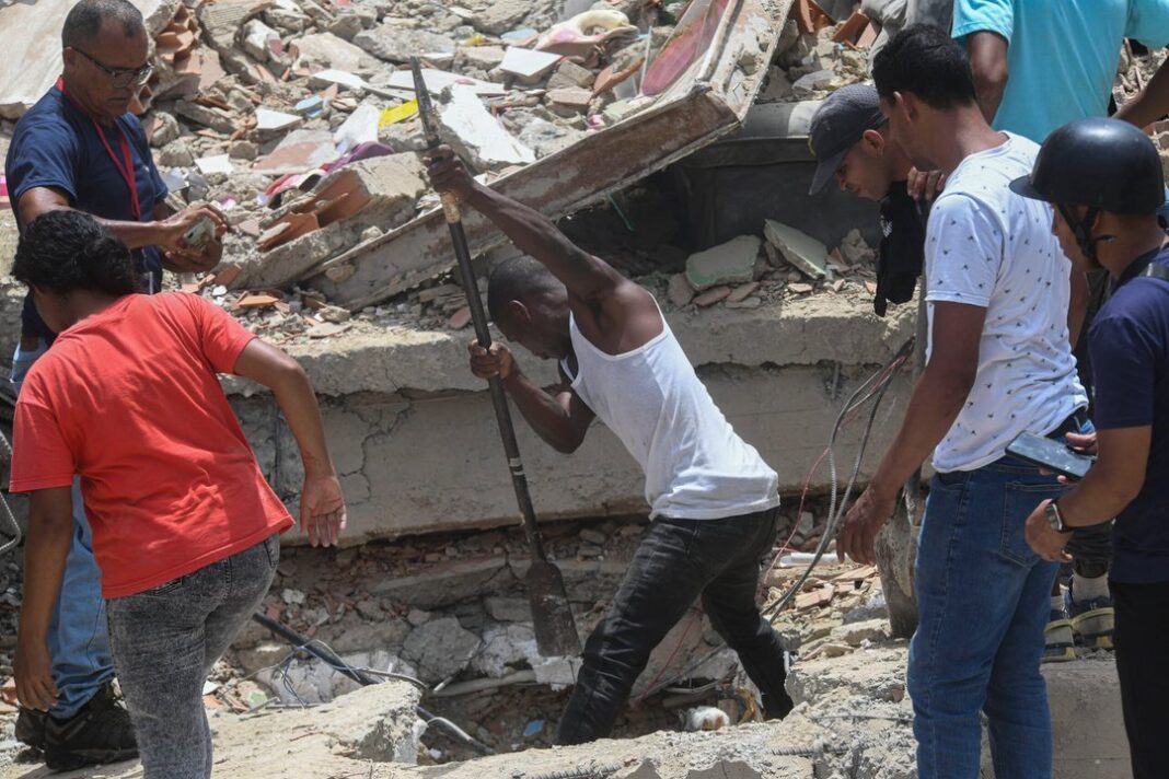 Edificios colapsados en La Guaira tras los sismos del 24 de junio