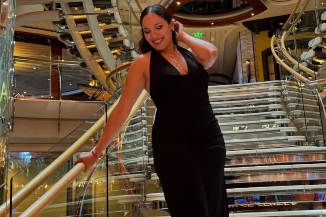 Aldana López camarera en crucero de lujo