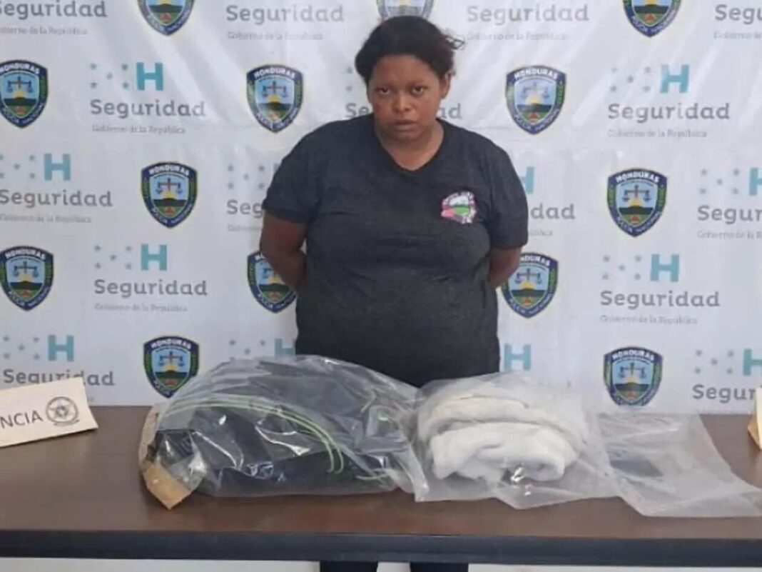 Maletín negro utilizado para ocultar a un bebé durante un intento de sustracción en Puerto Lempira